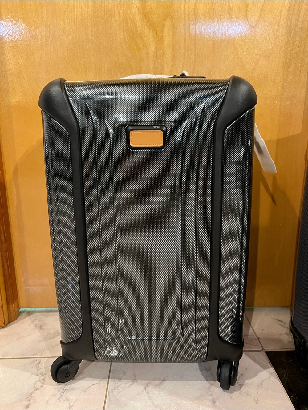 TUMI Vapor Continental 22" Carry On Hard Case Luggage Green. NWT